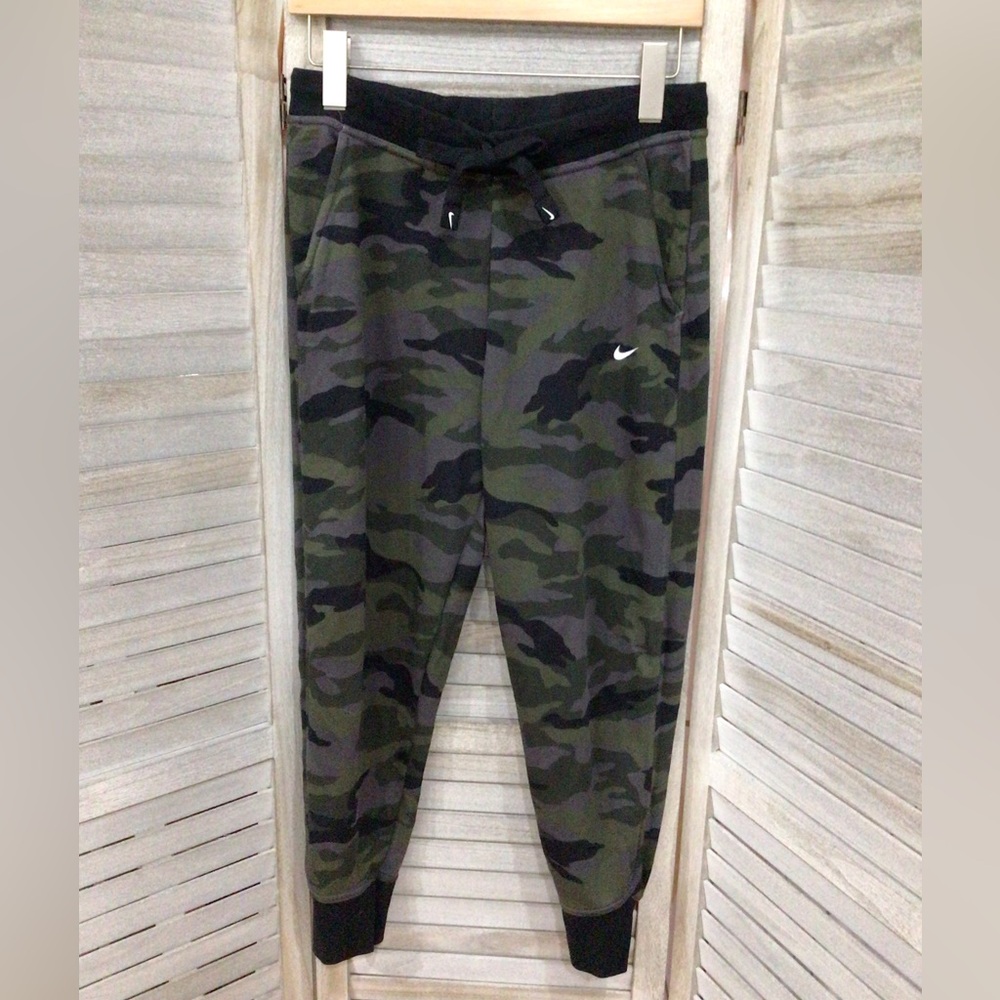 EUC Nike Camouflage Joggers